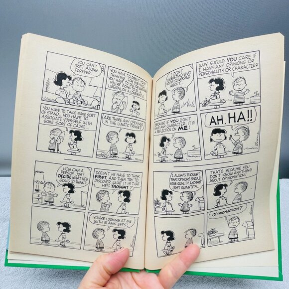 EVUC Book: "It's A Dog's Life, Charlie Brown," Peanuts Book, Charles M. Schulz - Picture 7 of 10